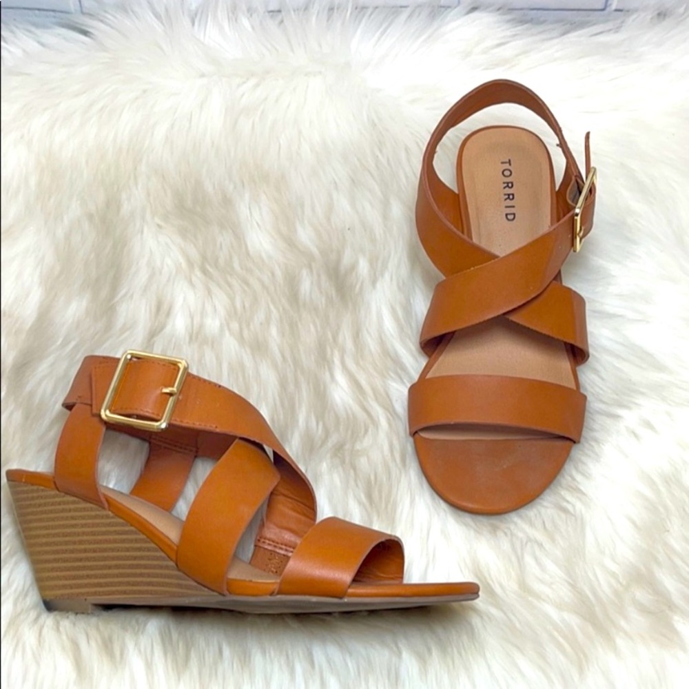 8 wide super cute wedges